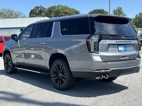 New 2025 Chevrolet Suburban Premier image 30