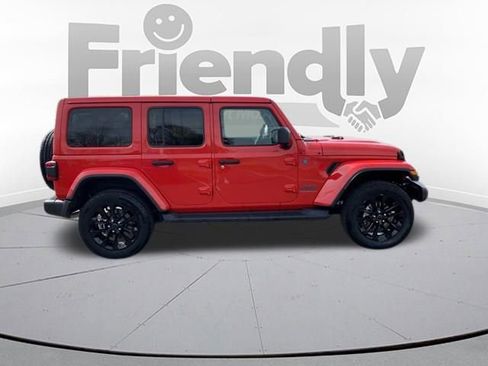 Used 2025 Jeep Wrangler Unlimited Sahara AWD/4WD image 4