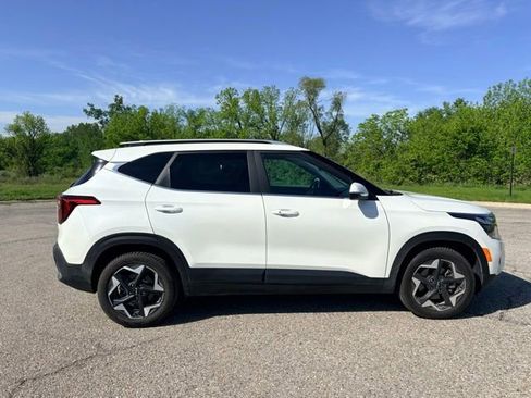 Used 2024 Kia Seltos EX AWD/4WD image 6