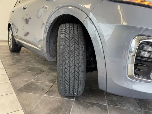 Used 2019 Kia Sorento SX image 18