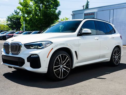 Used 2019 BMW X5 xDrive50i w/ M Sport Package AWD/4WD image 3