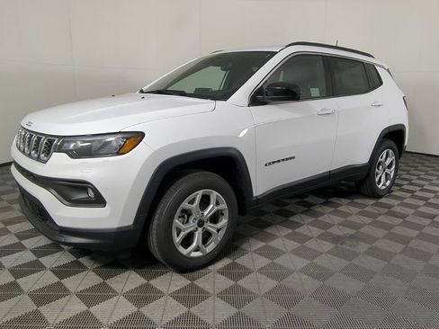 New 2026 Jeep Compass Latitude image 9