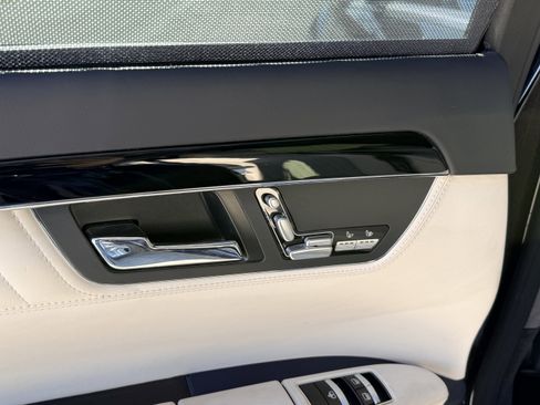 Used 2009 Mercedes-Benz S 550 image 25