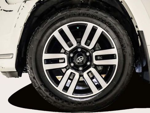 Used 2022 Toyota 4Runner Limited image 9