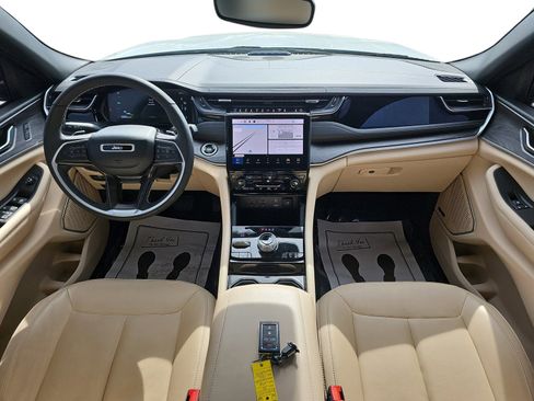 Used 2022 Jeep Grand Cherokee Limited 4xe image 9