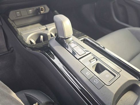 Used 2025 Toyota Prius XLE image 33