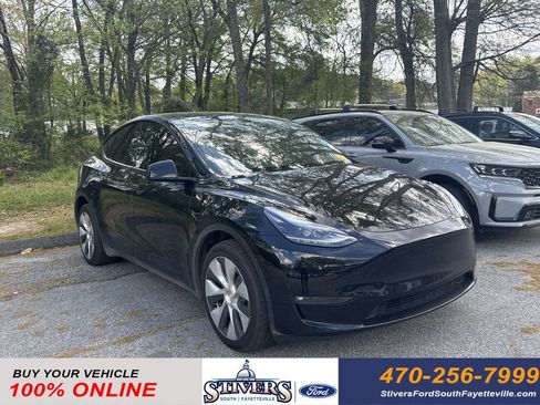 Used 2023 Tesla Model Y Long Range image 1