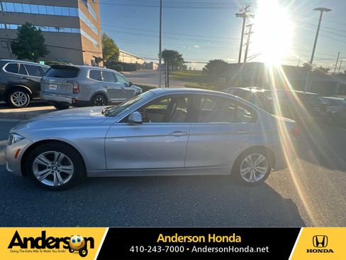 Used 2017 BMW 330i Sedan RWD image 1