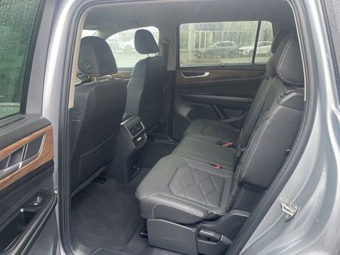 Certified 2026 Volkswagen Atlas SE image 8
