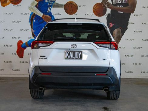 Used 2022 Toyota RAV4 XLE w/ Convenience Package image 23