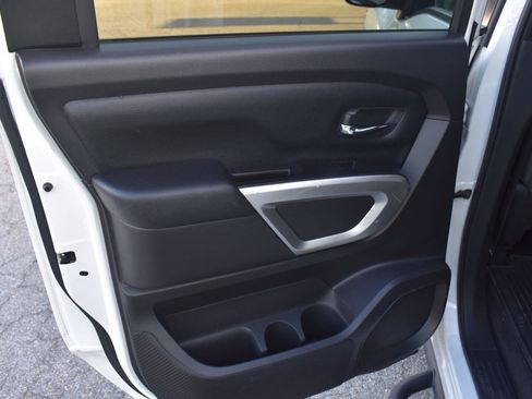 Used 2021 Nissan Titan SV w/ SV Convenience Package AWD/4WD image 45