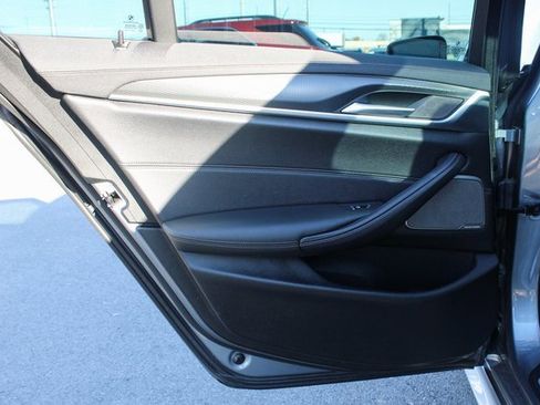 Used 2021 BMW M550i xDrive image 32