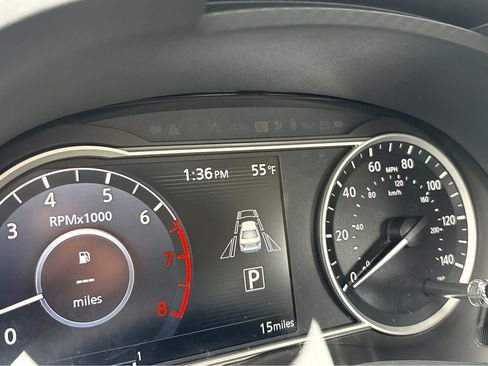 New 2025 Nissan Versa SR w/ Trunk Package image 5