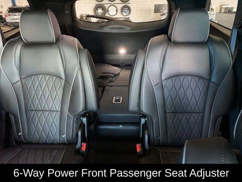 Used 2024 Buick Enclave Avenir w/ Avenir Technology Package image 15