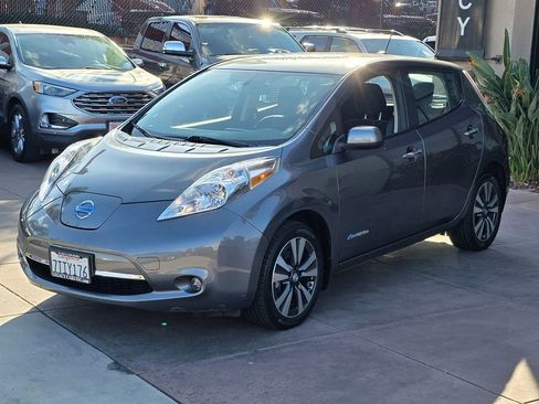 Used 2015 Nissan Leaf SV image 5