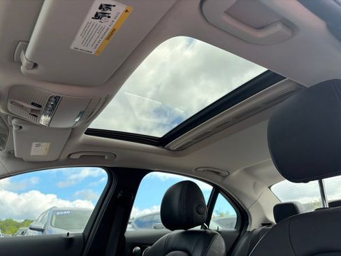 Used 2018 Mercedes-Benz C 300 4MATIC Sedan image 8