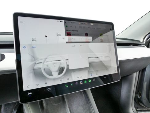 Used 2023 Tesla Model Y Performance AWD/4WD image 16