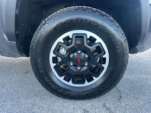 Used 2025 Toyota Tacoma TRD Off-Road image 28