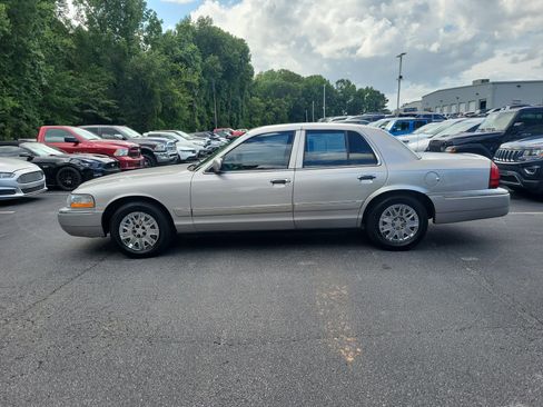 Used 2005 Mercury Grand Marquis GS RWD image 8
