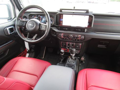 Used 2024 Jeep Wrangler Unlimited Rubicon 392 AWD/4WD image 17
