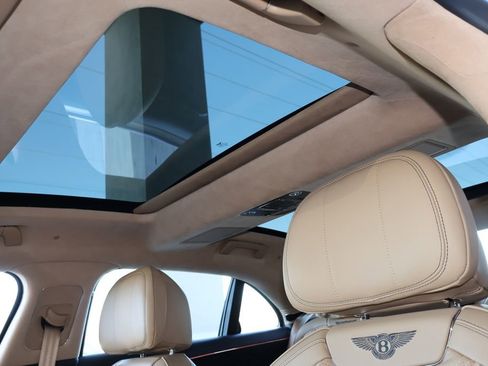 New 2026 Bentley Flying Spur Azure image 30