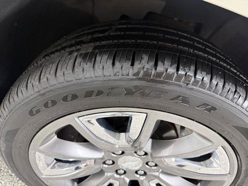 Used 2015 Chevrolet Suburban LTZ AWD/4WD image 43