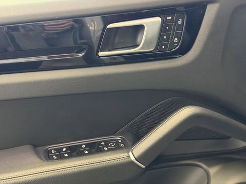 Certified 2023 Porsche Cayenne image 14