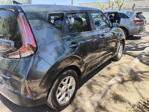 Certified 2025 Kia Soul LX w/ LX Technology Package FWD image 11