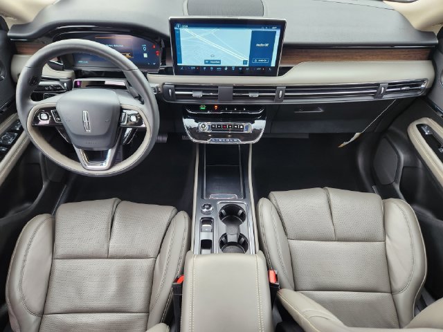 New 2025 Lincoln Corsair Reserve w/ Equipment Group 202A AWD/4WD image 11