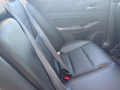 Used 2023 Nissan Altima 2.0 SR FWD image 30