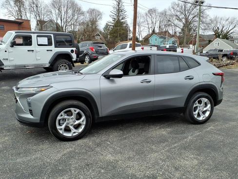 Certified 2025 Chevrolet Trax LS w/ LS Convenience Package image 7