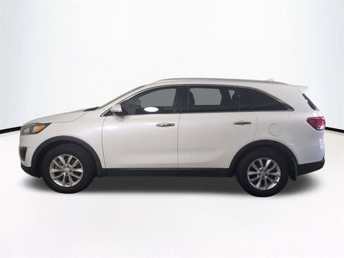 Used 2016 Kia Sorento FWD image 8