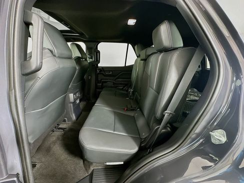 Used 2025 Toyota 4Runner Limited image 25