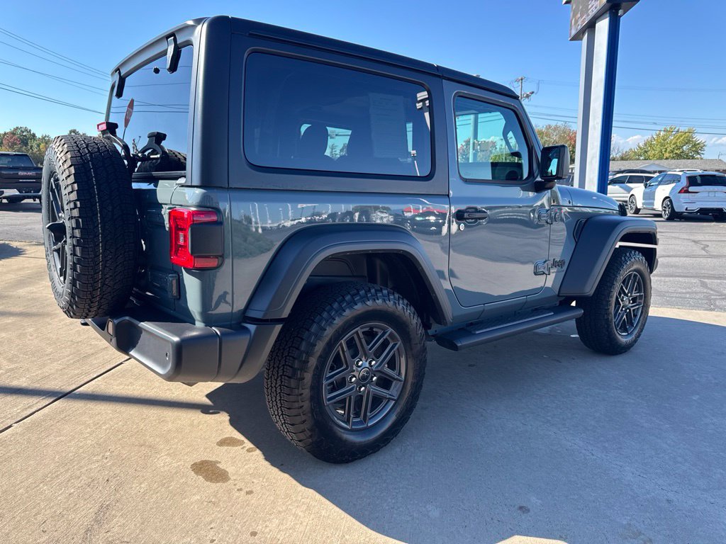 Used 2024 Jeep Wrangler Sport AWD/4WD image 5
