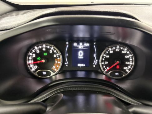 Used 2019 Jeep Renegade Altitude w/ Quick Order Package 2XM AWD/4WD image 34