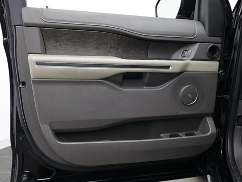 Used 2021 Ford Expedition Max Limited RWD image 13