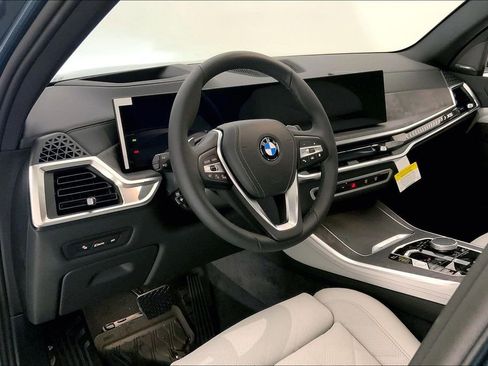 New 2026 BMW X5 xDrive40i w/ Premium Package image 4