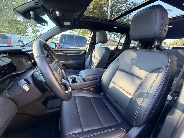 Used 2026 GMC Acadia Elevation w/ Elevation Premium Package FWD image 13