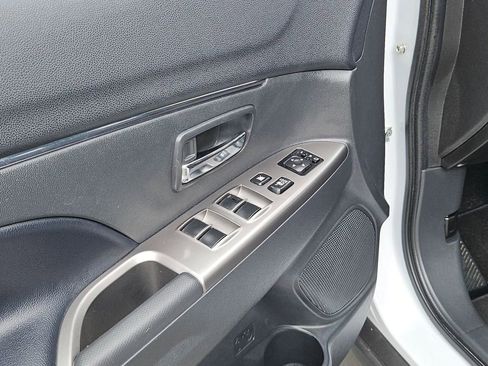 Used 2025 Mitsubishi Outlander Sport SE AWD/4WD image 15