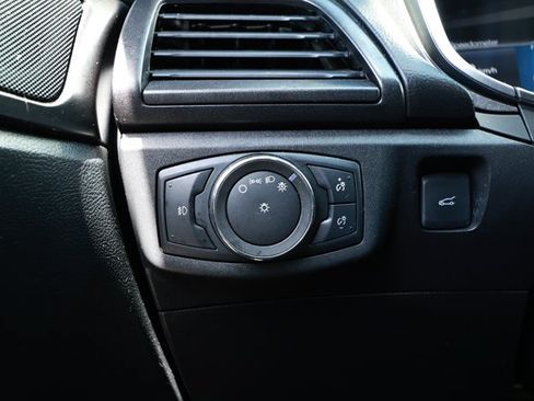 Used 2018 Ford Fusion Titanium FWD image 15