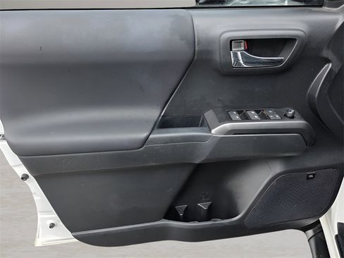 Used 2023 Toyota Tacoma TRD Off-Road w/ TRD Premium Off Road Package image 16