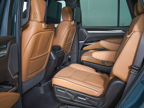 Used 2026 Cadillac Escalade Luxury w/ Touring Package AWD/4WD image 14