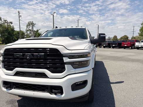 New 2026 RAM 2500 Limited AWD/4WD image 10