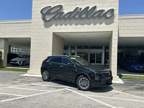Used 2025 Cadillac XT4 Premium Luxury FWD image 1