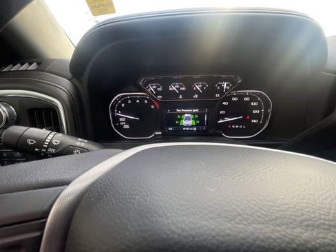 Used 2022 GMC Sierra 1500 Elevation image 12