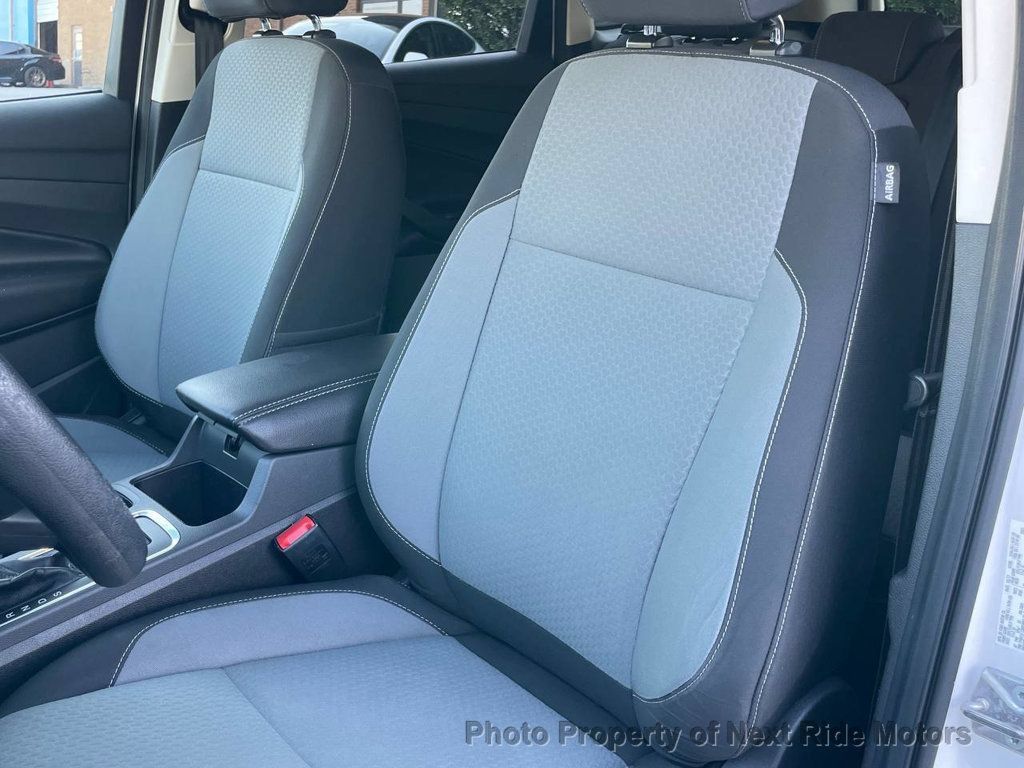 Used 2017 Ford Escape SE FWD image 9