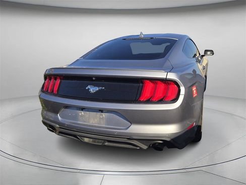 Used 2022 Ford Mustang Premium image 4