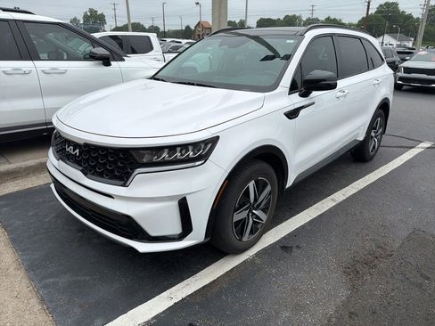 Used 2023 Kia Sorento S w/ Panoramic Sunroof Package FWD image 1