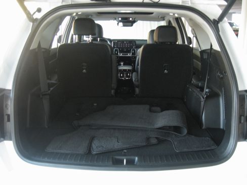 Certified 2023 Kia Sorento SX image 21