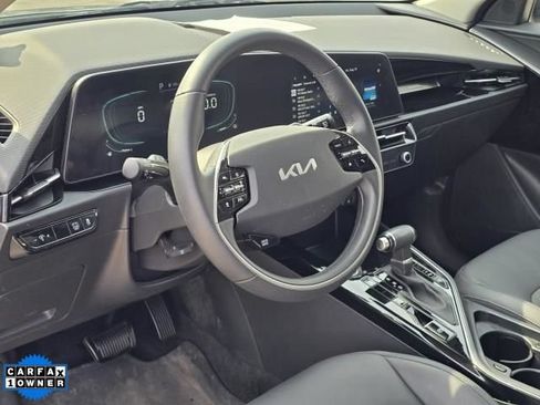 Used 2023 Kia Niro EX FWD image 18
